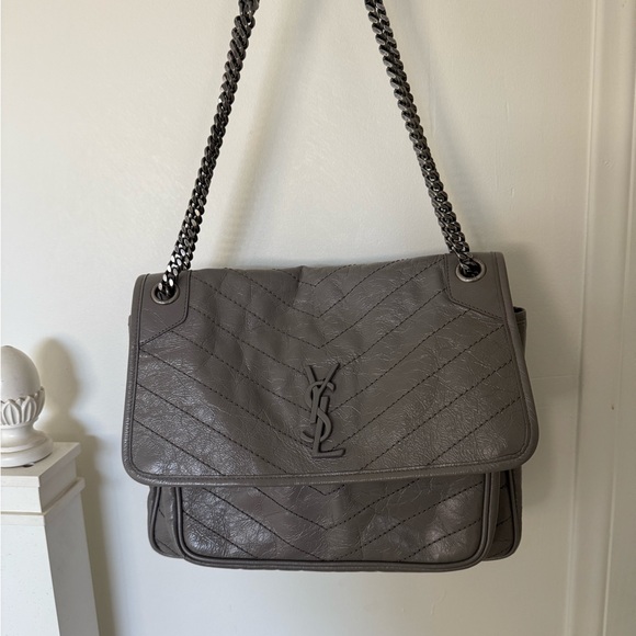 Yves Saint Laurent Medium Nikki crinkled / glazed calfskin in Gray - Picture 1 of 11